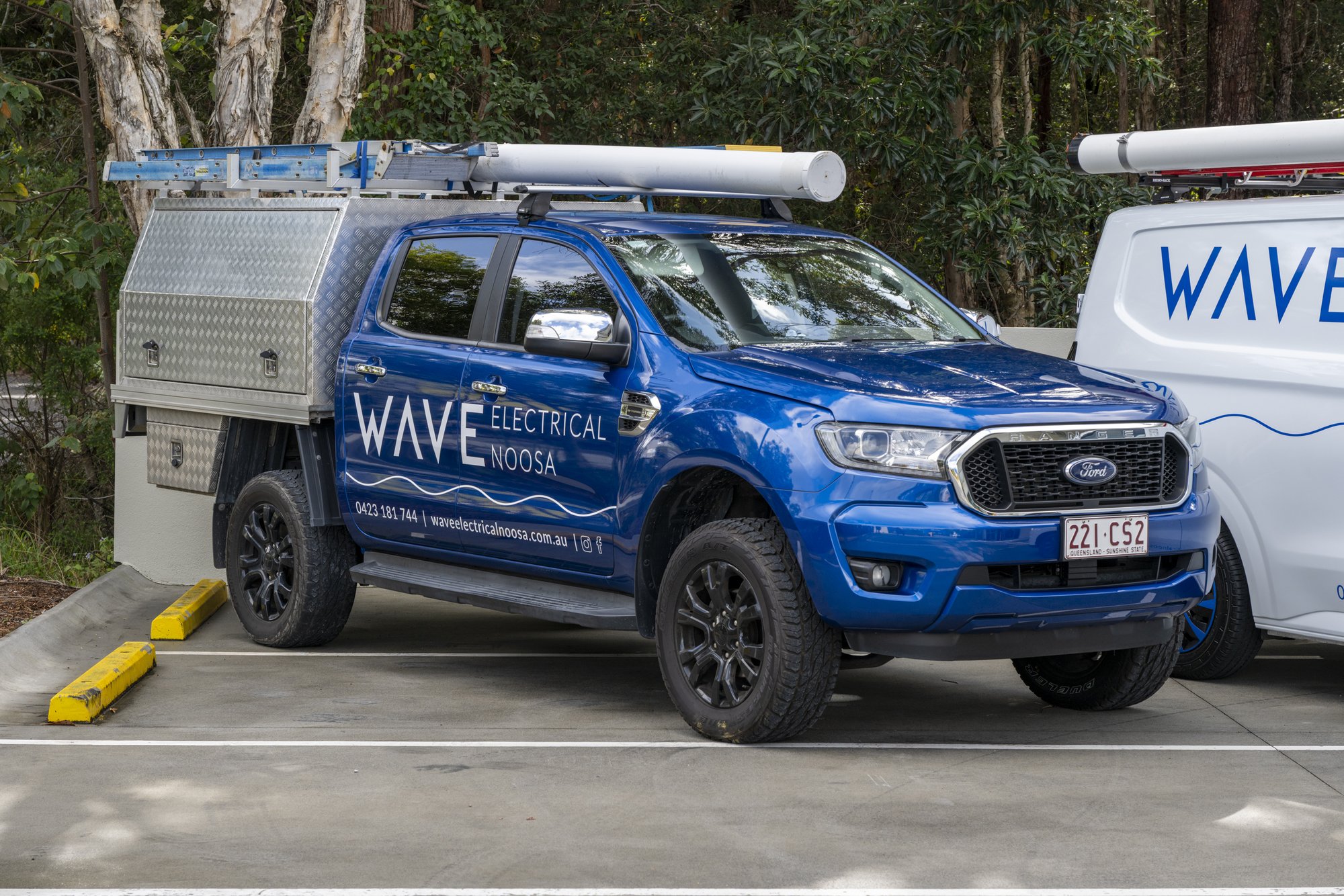 Wave Electrical Noosa branded service vehicle